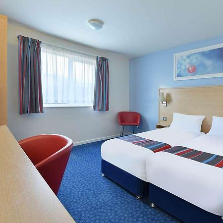 Travelodge Milton Keynes Old Stratford חדר תמונה