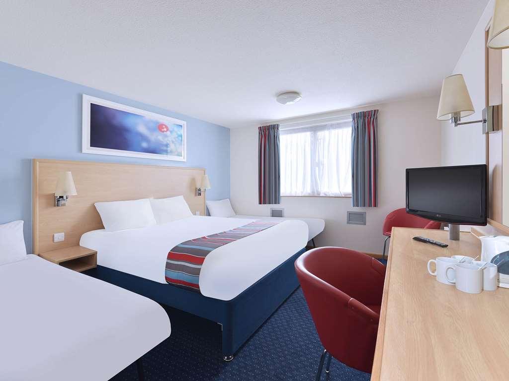 Travelodge Milton Keynes Old Stratford חדר תמונה