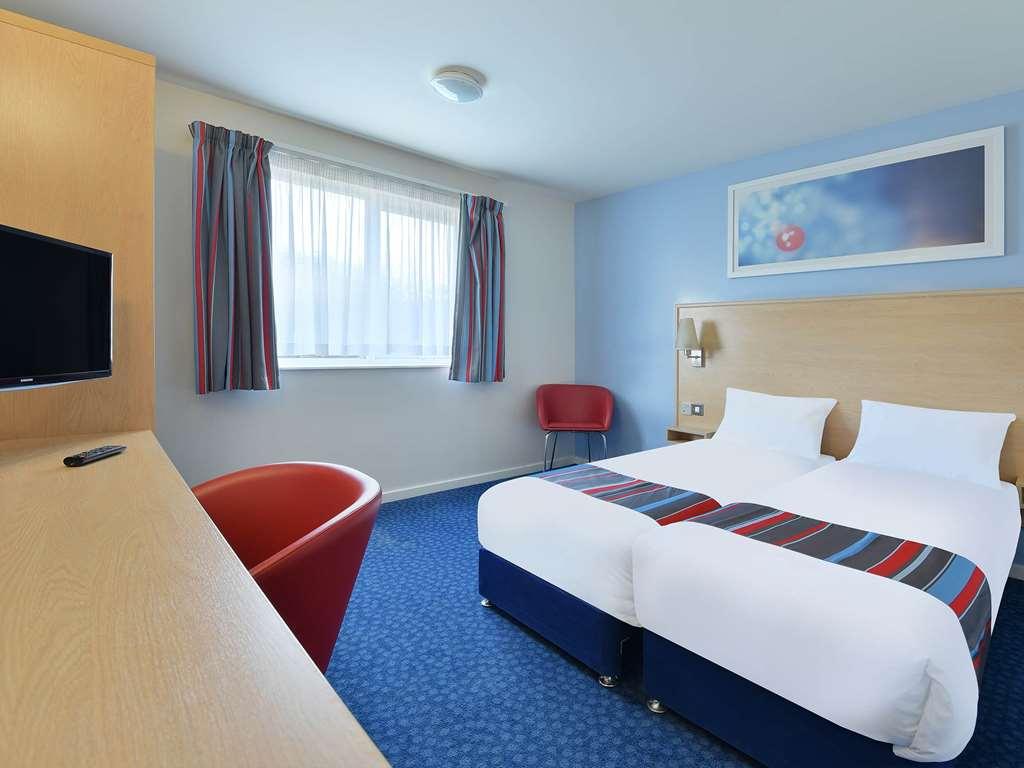 Travelodge Milton Keynes Old Stratford חדר תמונה