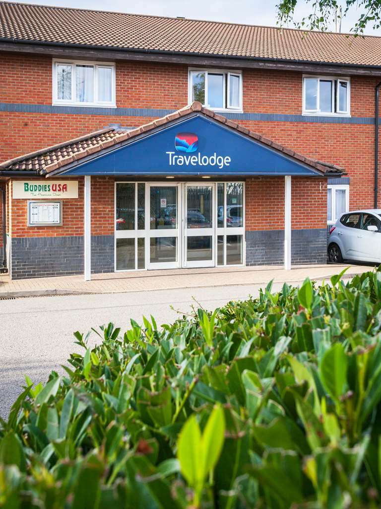 Travelodge Milton Keynes Old Stratford מראה חיצוני תמונה